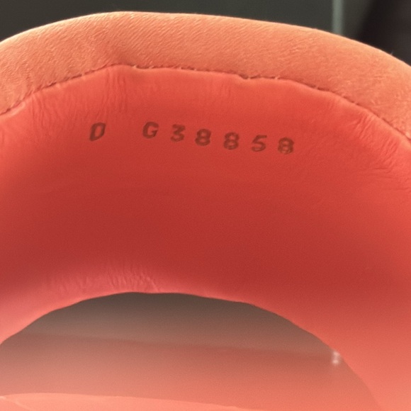 Authentic 22P Chanel satin sandals - Picture 8 of 12